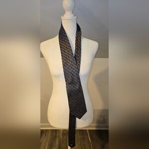 CHANEL Navy and Gold Patterned Tie